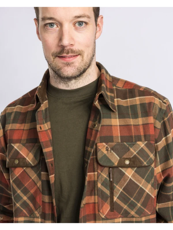 9428-767-20_Pinewood Pinewood Prestwick Exclusive särk tumeroheline/terrakota